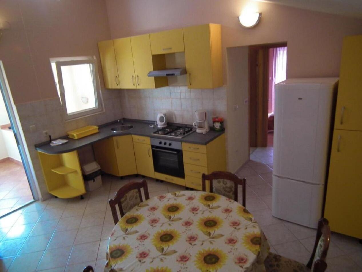 Apartment Dita Nin Exteriör bild