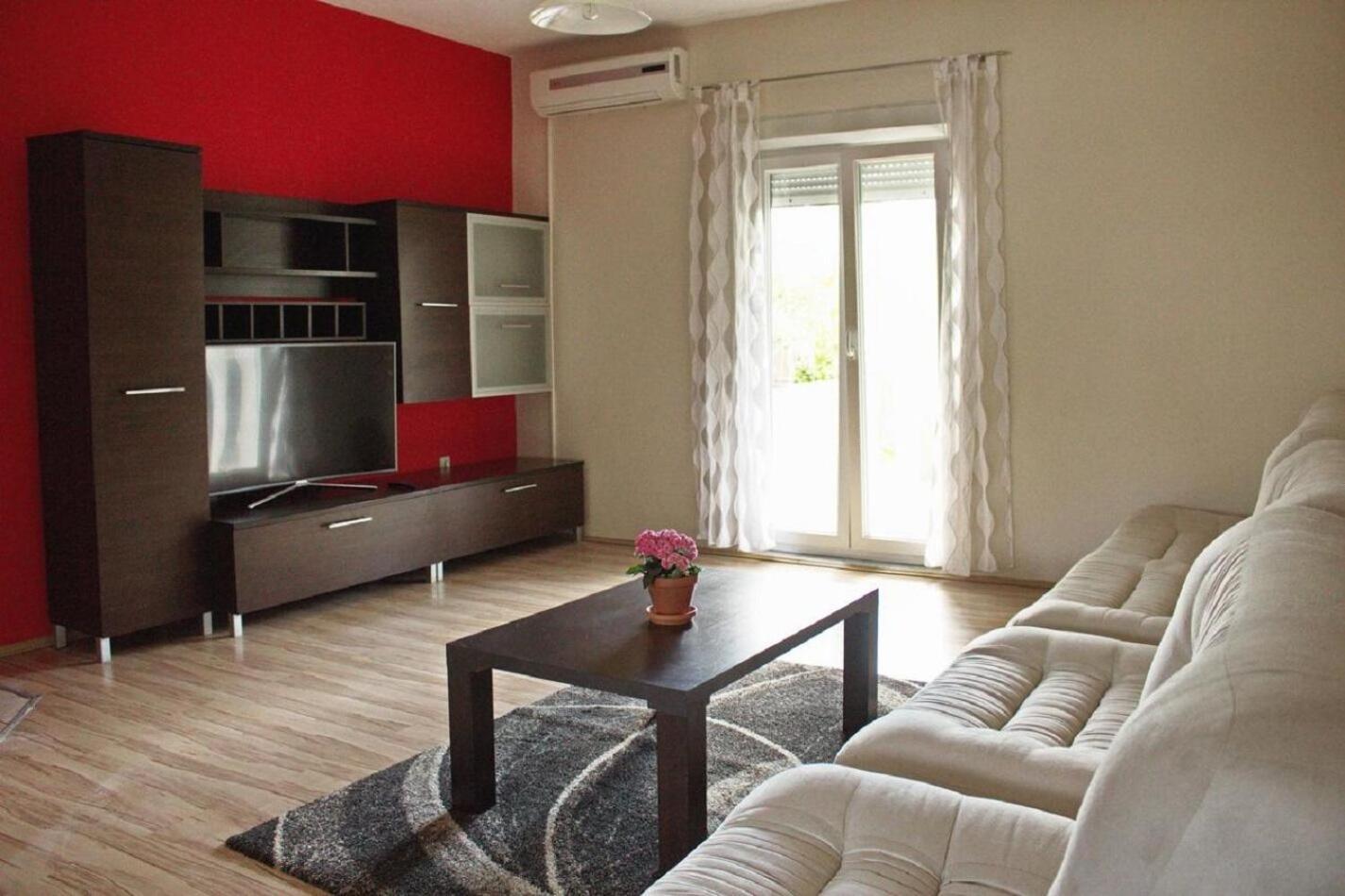 Apartment Dita Nin Exteriör bild